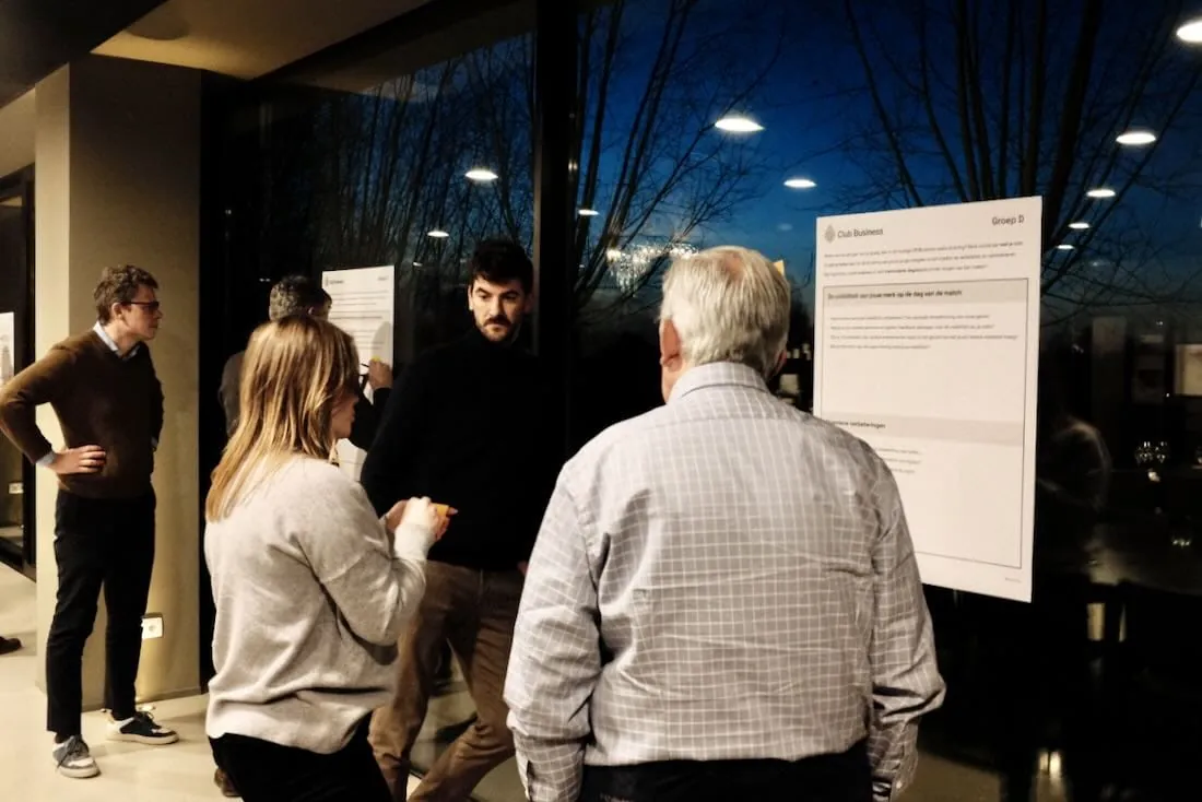 Leden van Club Business in gesprek tijdens de workshop